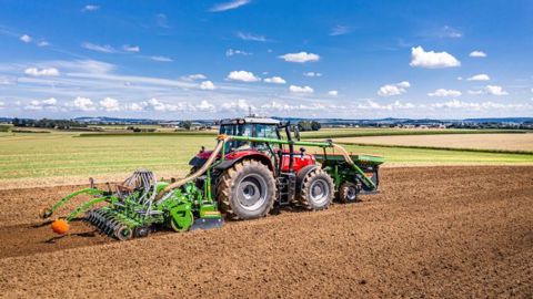 La barre de semis du combiné de semis se démonte rapidement pour utiliser le Cultimix 01 en solo. (©Amazone) La barre de semis du combiné de semis se démonte rapidement pour utiliser le Cultimix 01 en solo. (©Amazone)
