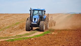 55 heures/semaine en moyenne pour un agriculteur, qui dit mieux ? 55 heures/semaine en moyenne pour un agriculteur, qui dit mieux ?