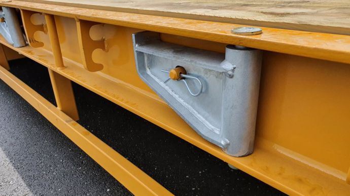 Ferrures pour élargir le plancher