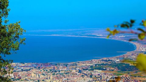 Au terme d'un appel d'offre international, entre 690 000 et 700 000 tonnes de blé seront expédiées à l'Algérie (ici, le port d'Annaba) entre le 16 janvier et le 28 février (©Pixabay) Au terme d'un appel d'offre international, entre 690 000 et 700 000 tonnes de blé seront expédiées à l'Algérie (ici, le port d'Annaba) entre le 16 janvier et le 28 février (©Pixabay)