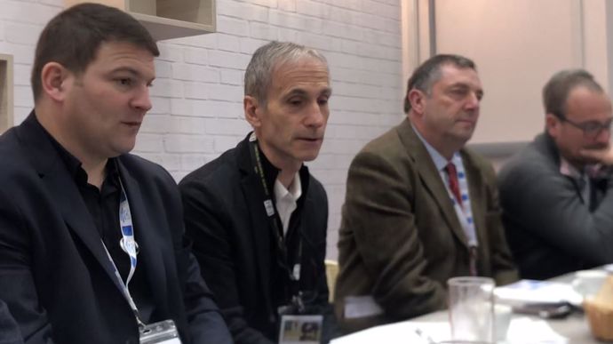 Yohann Barbe, Thierry Roquefeuil et Ghislain de Viron lors d'une conférence de presse de la FNPL, le 1er mars au salon de l'agriculture.
