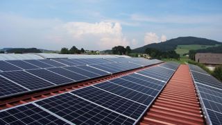 20 % des éleveurs déclarent posséder des panneaux photovoltaïques sur leur exploitation selon un récent sondage sur Web-agri.fr. (©Pixabay) 20 % des éleveurs déclarent posséder des panneaux photovoltaïques sur leur exploitation selon un récent sondage sur Web-agri.fr. (©Pixabay)