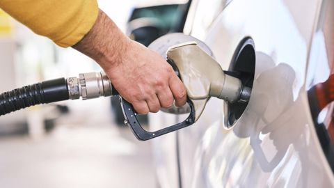  Le superéthanol-E85, qui contient 60 % à 85 % de bioéthanol, séduit les automobilistes français depuis plusieurs semaines du fait de son prix plus compétitif que celui de l’essence conventionnelle. (©Pixabay)