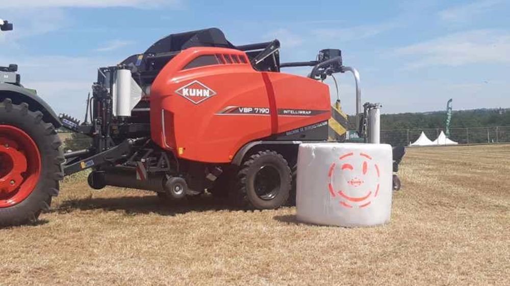 Le groupe Kuhn est présent au salon de l'herbe et des fourrages les 1er et 2 juin à Villefranche-d'Allier. (© Terre-net media)