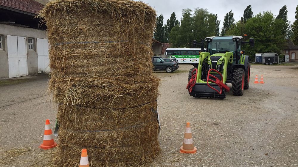C'est au lycée Le Chesnoy à Amilly (Loiret) que l'opération « 10 de conduite agricole » a été lancée il y a 50 ans.  (©Terre-net Média)