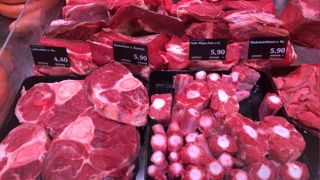 L'Europe manque d'animaux à abattre. La France, mais également ses voisins, connaît des problèmes de décapitalisation liés aux questions de renouvellement des générations. La production européenne devrait ainsi baisser de 1 à 2 % sur 2022. (©Pixabay) L'Europe manque d'animaux à abattre. La France, mais également ses voisins, connaît des problèmes de décapitalisation liés aux questions de renouvellement des générations. La production européenne devrait ainsi baisser de 1 à 2 % sur 2022. (©Pixabay)