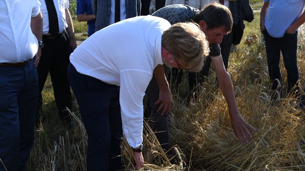 Marc Fesneau est venu constater les dégâts de grêle à Thenay et Oisly, dans le Loir-et-Cher (©Préfet du Loir-et-Cher)
