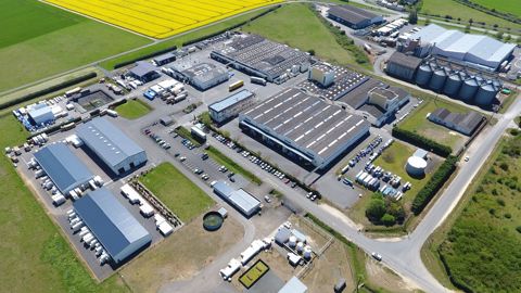 Le site de Phyteurop industries situé à Montreuil-Bellay (49) dispose d'un nouveau bâtiment entièrement dédié à la production de bio-intrants, qui pourra produire jusqu'à 5 millions de litres dès la campagne 2023-2024.(©Phyteurop) Le site de Phyteurop industries situé à Montreuil-Bellay (49) dispose d'un nouveau bâtiment entièrement dédié à la production de bio-intrants, qui pourra produire jusqu'à 5 millions de litres dès la campagne 2023-2024.(©Phyteurop)