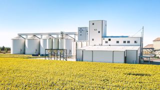 L'usine de Varennes-sur-Allier peut produire annuellement 21 000 t de tourteaux et 9 000 t d'huile (©Prod03-3_L) L'usine de Varennes-sur-Allier peut produire annuellement 21 000 t de tourteaux et 9 000 t d'huile (©Prod03-3_L)