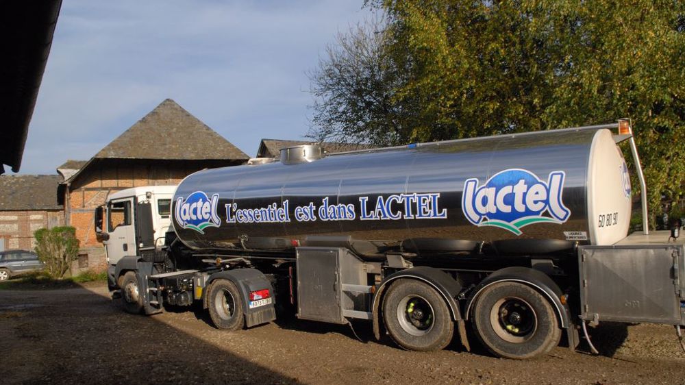 Tous laits de vache confondus et toutes primes comprises, le prix moyen du lait payé aux producteurs livrant à Lactalis a augmenté de 20 % entre 2021 et 2022 (<a href="https://stock.adobe.com/fr/contributor/208628952/s-leitenberger?load_type=author&prev_url=detail" target="_blank">©S. Leitenberger</a> - Stock.adobe.com )