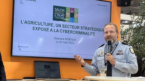 Stéphane Mortier, de la Gendarmerie Nationale, a expliqué le 1er mars pourquoi l'agriculture était particulièrement exposée à la cybercriminalité. (©Terre-net Média) Stéphane Mortier, de la Gendarmerie Nationale, a expliqué le 1er mars pourquoi l'agriculture était particulièrement exposée à la cybercriminalité. (©Terre-net Média)