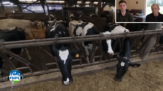 Avant de lui transmettre sa ferme, Éric s'est associé à Jérémy. Ils expliquent les raisons de ce choix et les bénéfices retirés. (©FNPL) Avant de lui transmettre sa ferme, Éric s'est associé à Jérémy. Ils expliquent les raisons de ce choix et les bénéfices retirés. (©FNPL)