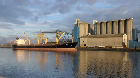 La France devrait exporter environ 10,5 Mt de blé vers les pays tiers sur la campagne de commercialisation 2022/23, selon FranceAgriMer (<a href="https://stock.adobe.com/fr/contributor/208628952/s-leitenberger?load_type=author&prev_url=detail" target="_blank">©S. Leitenberger</a>, AdobeStock) La France devrait exporter environ 10,5 Mt de blé vers les pays tiers sur la campagne de commercialisation 2022/23, selon FranceAgriMer (<a href="https://stock.adobe.com/fr/contributor/208628952/s-leitenberger?load_type=author&prev_url=detail" target="_blank">©S. Leitenberger</a>, AdobeStock)