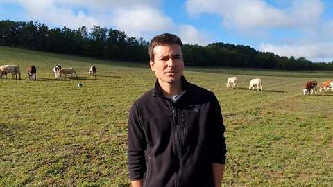 Associer pâturage et autonomie alimentaire en veau de lait sous la mère Associer pâturage et autonomie alimentaire en veau de lait sous la mère