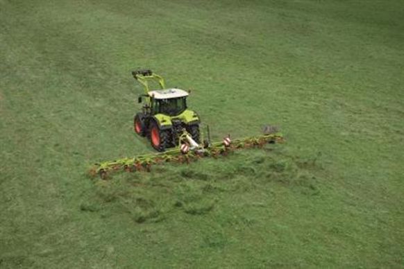 Volto 1100, la faneuse portée Claas à 10 toupies