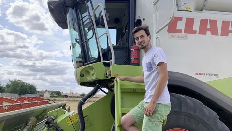 Daniaud LCS - Le réseau s'agrandit !⛅️ La semaine dernière nous avons mis  en place un pluviomètre et un anémomètre connecté Weenat chez l'un de nos  agriculteurs. N'hésitez pas à nous contacter