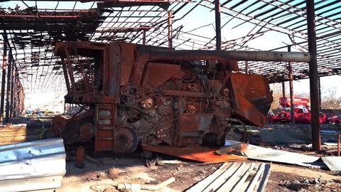 La guerre en Ukraine a détruit des installations et du matériel. 25 % des terres arables ne seraient plus cultivées.
