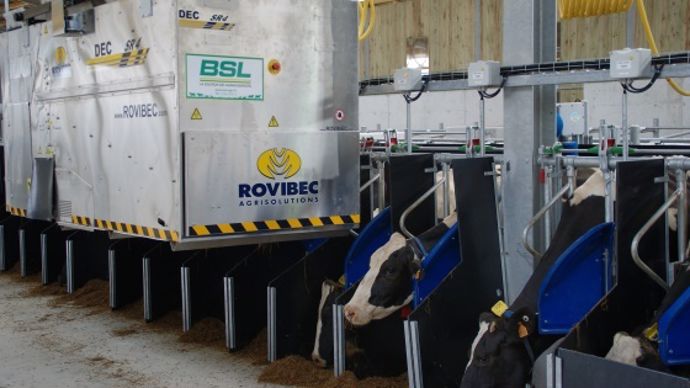 Le robot sur rail aérien de la ferme de la jaillière. 
