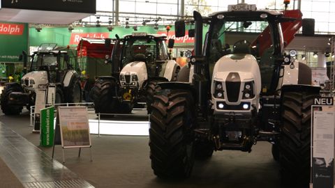 Trois gammes de tracteurs Lamborghini de 100 à 263 ch pour la campagne 2014