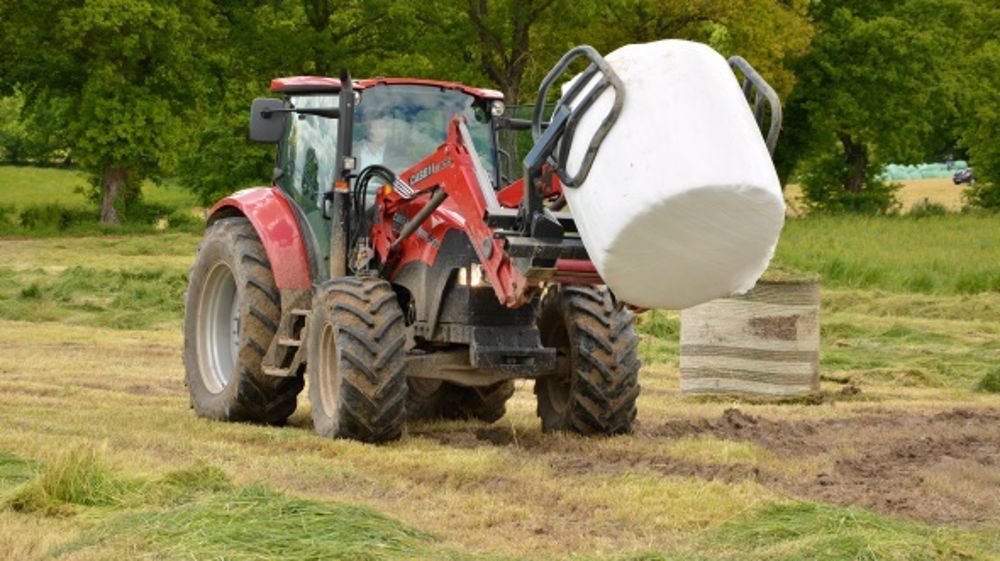 De bons résultats avec de l’enrubannage d’herbe précoce