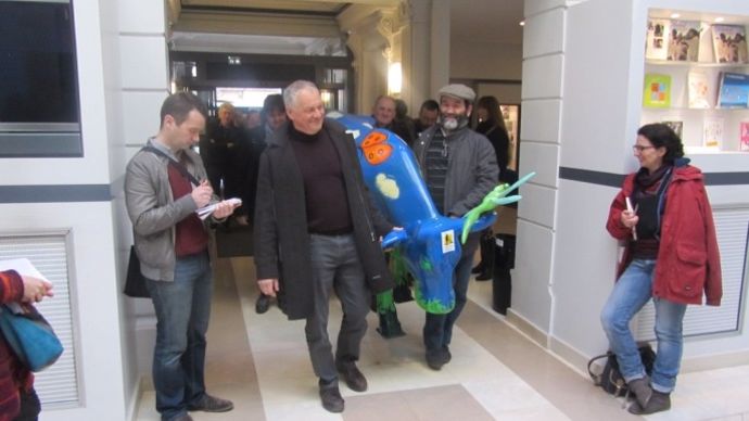 La Confédération paysanne restitue la vache prise en otage en 2009 jusqu'à l'entrée du syndicat au sein du Cniel.