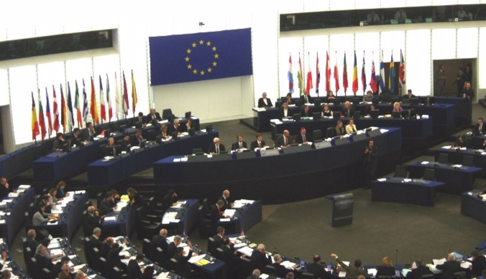 Les Français éliront 74 députés