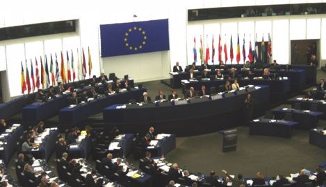 Les Français éliront 74 députés