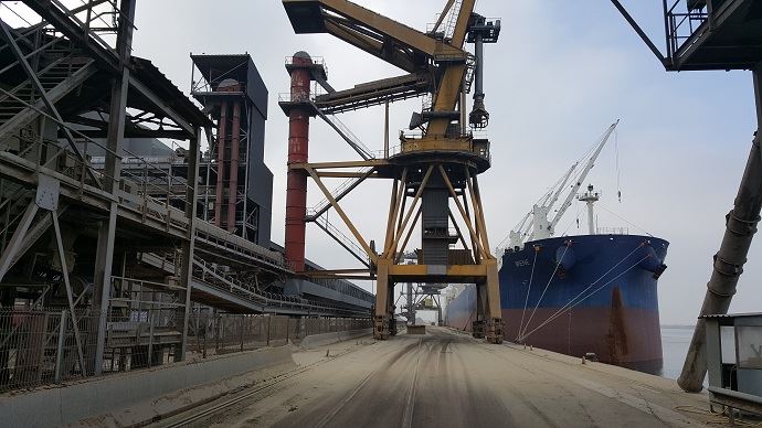Chargement d'un cargo de blé