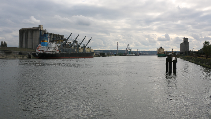 Chargement d'un cargo de blé