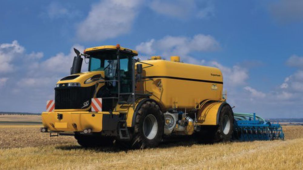 Le Challenger TG 845 en action Le Challenger TG 845 en action