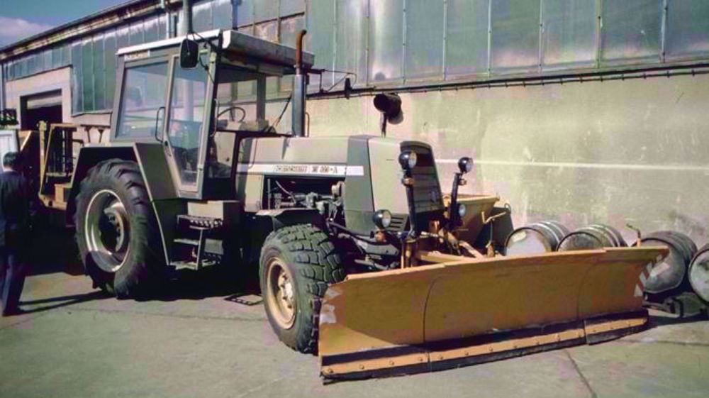 Bima 4400, charrue avant rotative, l'Ecosol, le Fortschritt ZT 323 A Bima 4400, charrue avant rotative, l'Ecosol, le Fortschritt ZT 323 A