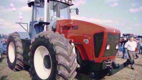 Charrue à disque Grégoire-Besson, presse 8080 Rivierre-Casalis, Fendt Xylon et le Mali. Charrue à disque Grégoire-Besson, presse 8080 Rivierre-Casalis, Fendt Xylon et le Mali.