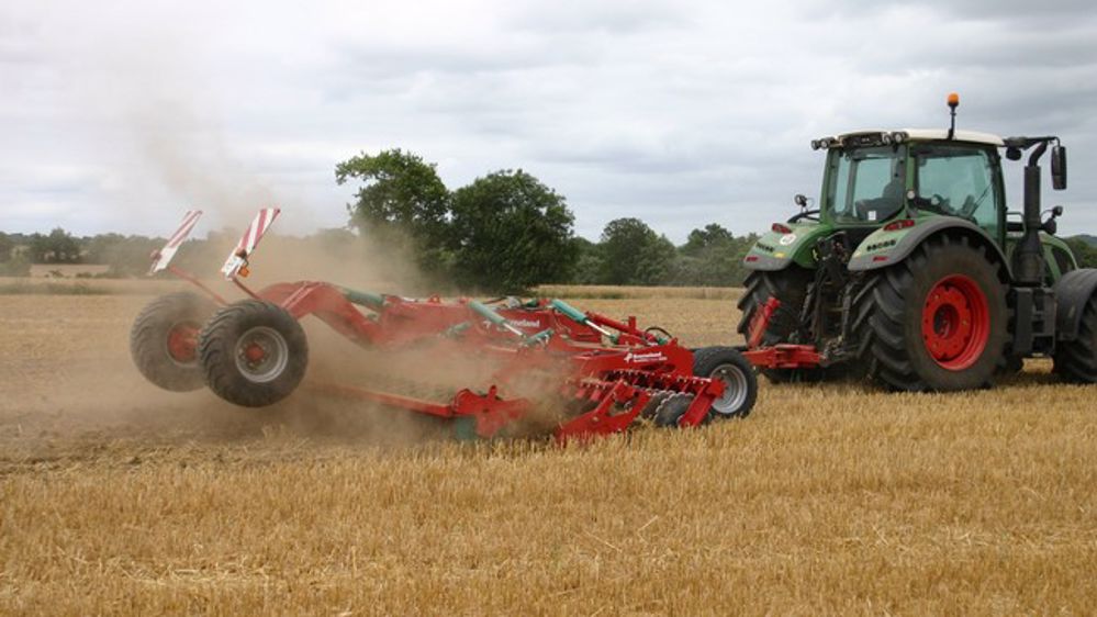 Le déchaumeur Qualidisc Farmer de Kverneland en semi-porté Le déchaumeur Qualidisc Farmer de Kverneland en semi-porté