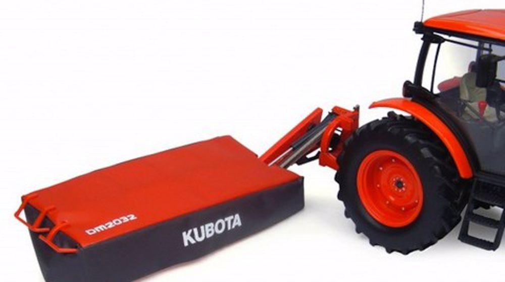 Le M9960 de Kubota et sa faucheuse au 1/32e Le M9960 de Kubota et sa faucheuse au 1/32e