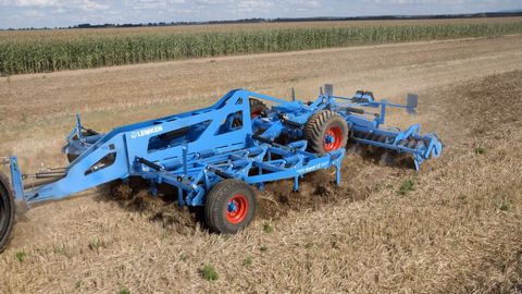 Quatre rangées de dents pour le Karat 12 de Lemken Quatre rangées de dents pour le Karat 12 de Lemken
