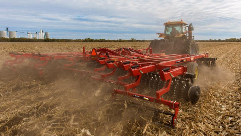 Agco rebondit timidement en Europe