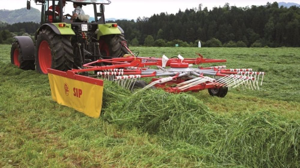 Faucheux: La fenaison SIP en complément des chargeurs Faucheux: La fenaison SIP en complément des chargeurs