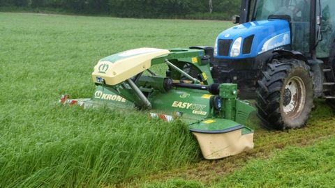Krone propose une faucheuse frontale avec parallélogramme Krone propose une faucheuse frontale avec parallélogramme