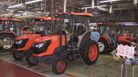 Deux grandes usines pour des petits tracteurs Deux grandes usines pour des petits tracteurs