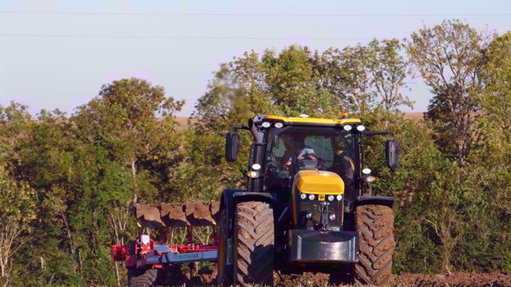 Vidéo : le tracteur JCB Fastrac 4220 à l'essai Vidéo : le tracteur JCB Fastrac 4220 à l'essai
