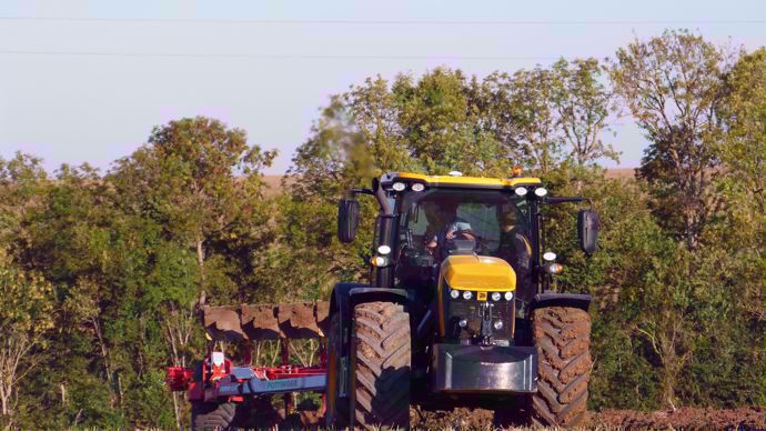 Vidéo : le tracteur JCB Fastrac 4220 à l'essai