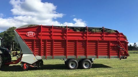 Une autochargeuse Lely pour le séchage en grange Une autochargeuse Lely pour le séchage en grange