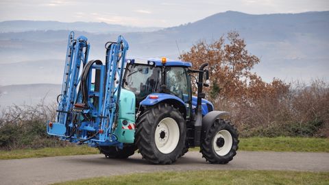 Le pulvérisateur Hermes assure les traitements Le pulvérisateur Hermes assure les traitements