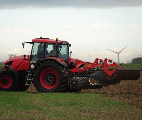 Lors des manœuvres en bout de champ, le tracteur s'est montré maniable.