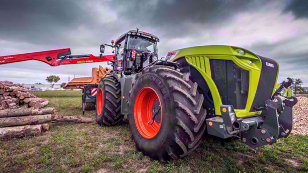 Vidéo : tracteur Claas Xerion 4500 et broyeur Noremat Valormax Vidéo : tracteur Claas Xerion 4500 et broyeur Noremat Valormax