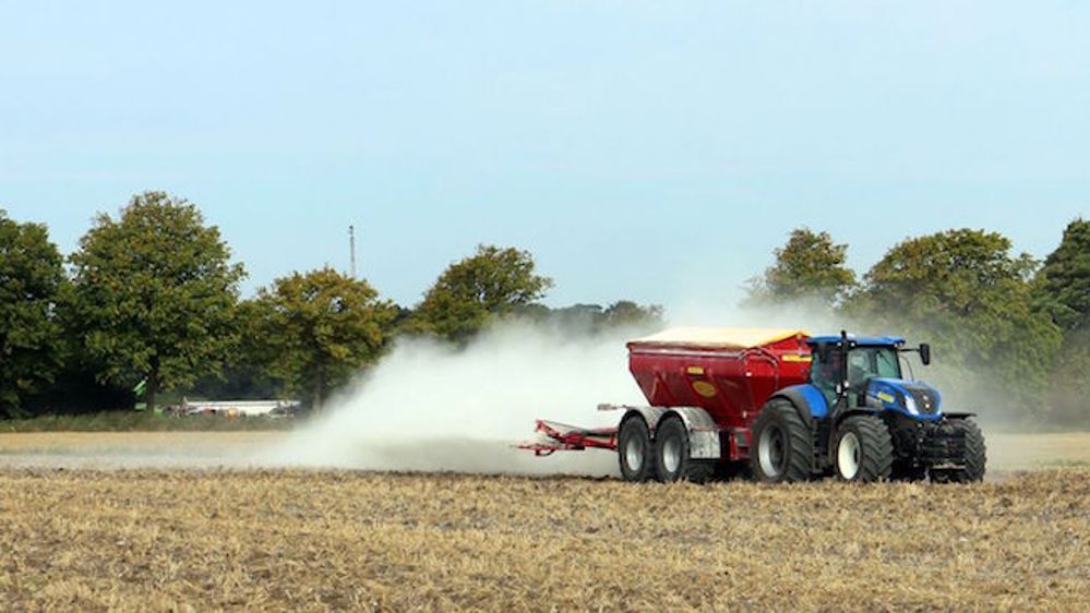Trois distributeurs traînés Bredal pour tous produits Trois distributeurs traînés Bredal pour tous produits