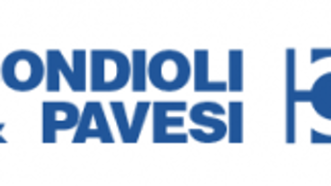 TROIS TECHNICO-COMMERCIAUX