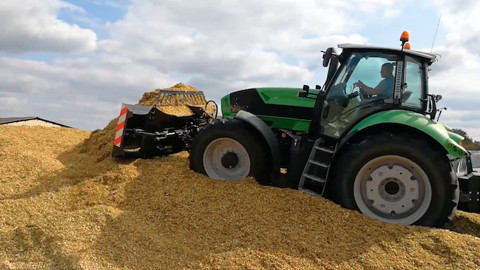 Une lame à ensilage de 3,50 m chez Thievin Une lame à ensilage de 3,50 m chez Thievin