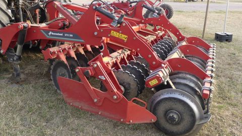 Kverneland : le DTX combine décompactage et déchaumage Kverneland : le DTX combine décompactage et déchaumage