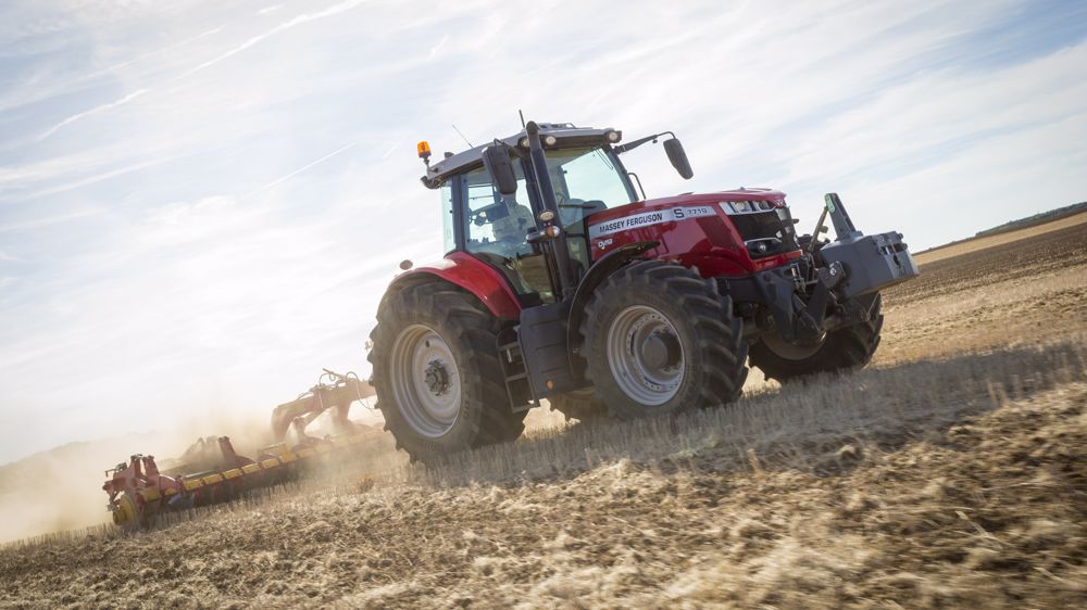 Un Massey Ferguson 7700 S supplémentaire Un Massey Ferguson 7700 S supplémentaire